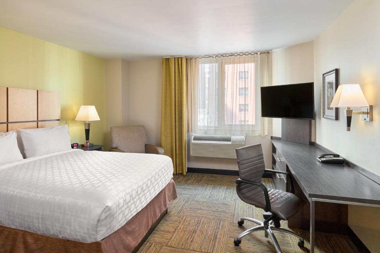 Studio Suite met Queensize Bed - Uitzicht op de Stad