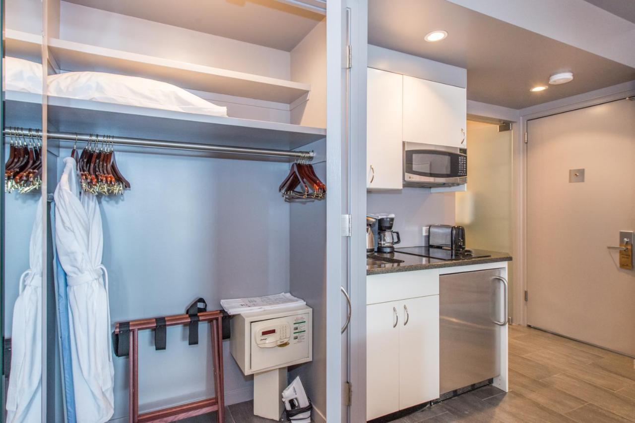 Studio King,925769089:JPEG